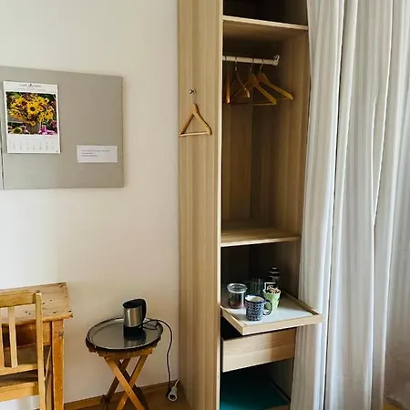 ホームステイ Messezimmer Privatzimmer Mit Eigenem Bad *